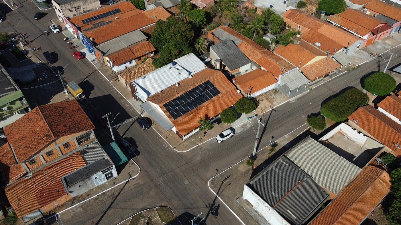 Vista aérea de instalação fotovoltaica da JSL Engenharia